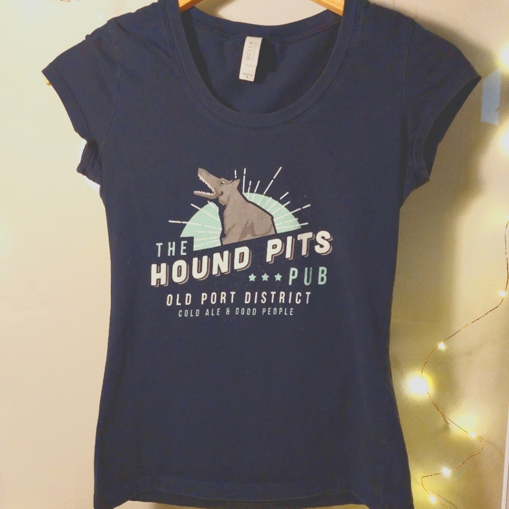 100% cotton fitted t-shirt in navy blue size small